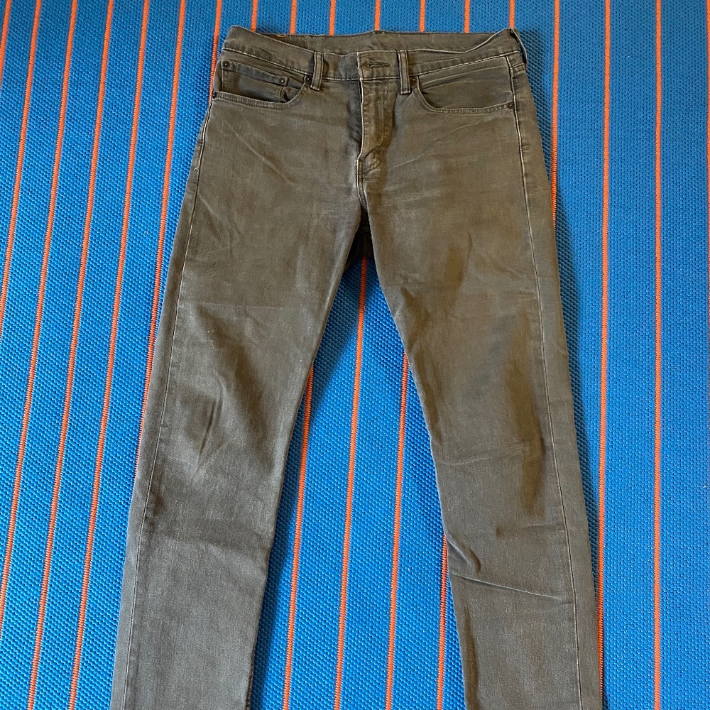 Levis 502 - Mens - W32-L32 - Faded Black